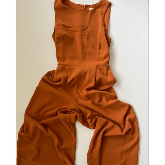 Everly Women’s Burnt Orange Mid Calf Length Jumpsuit Size Small - Picture 3 of 6